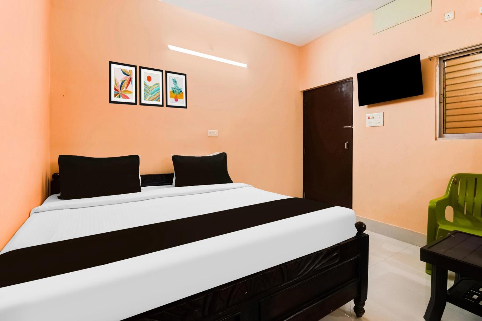 פורי Super Hotel O Dakshin Dwar Formerly Radha Krishna Niwas מראה חיצוני תמונה