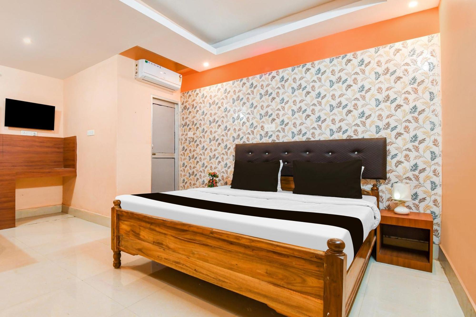 פורי Super Hotel O Dakshin Dwar Formerly Radha Krishna Niwas מראה חיצוני תמונה