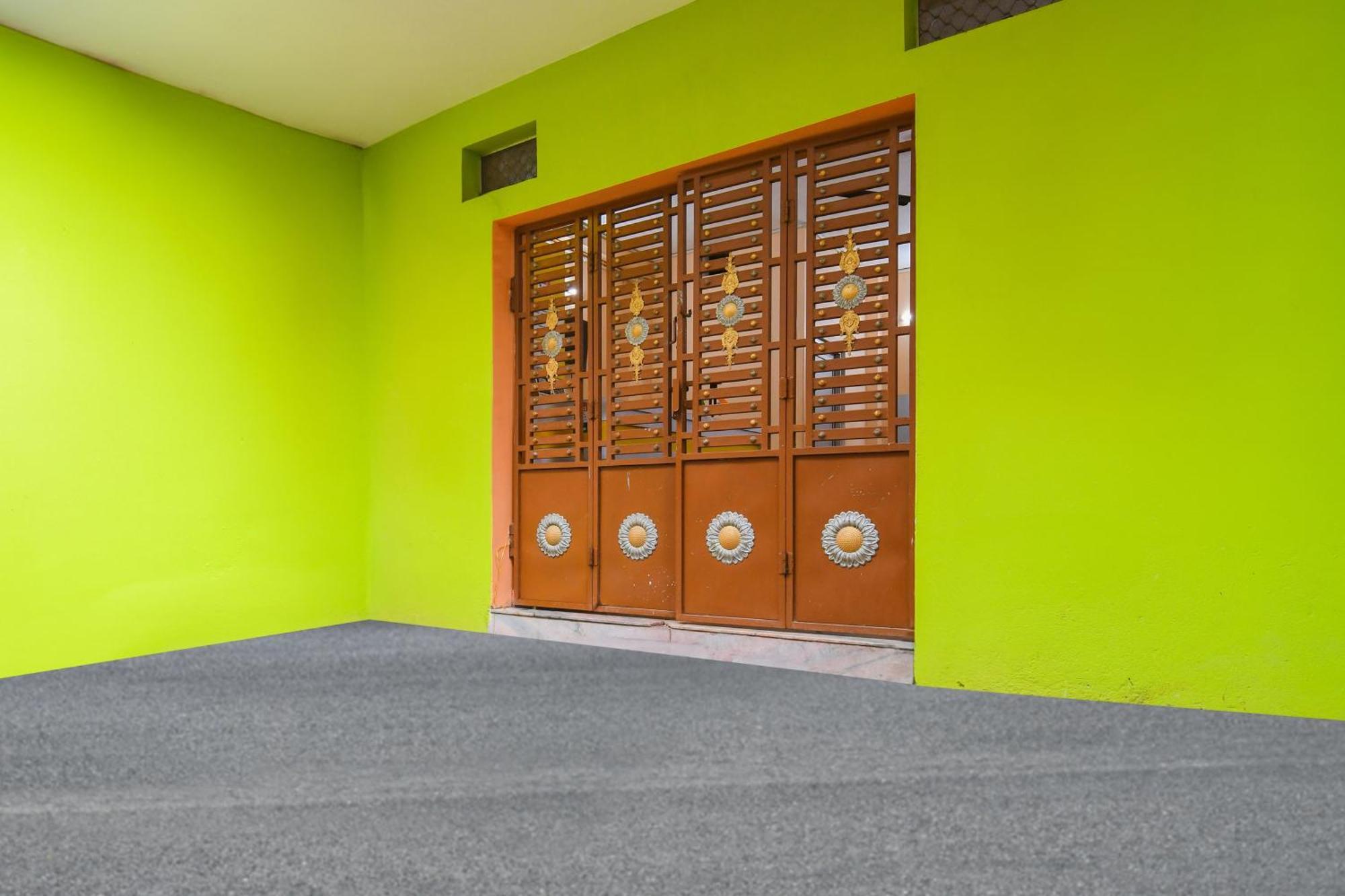 פורי Super Hotel O Dakshin Dwar Formerly Radha Krishna Niwas מראה חיצוני תמונה