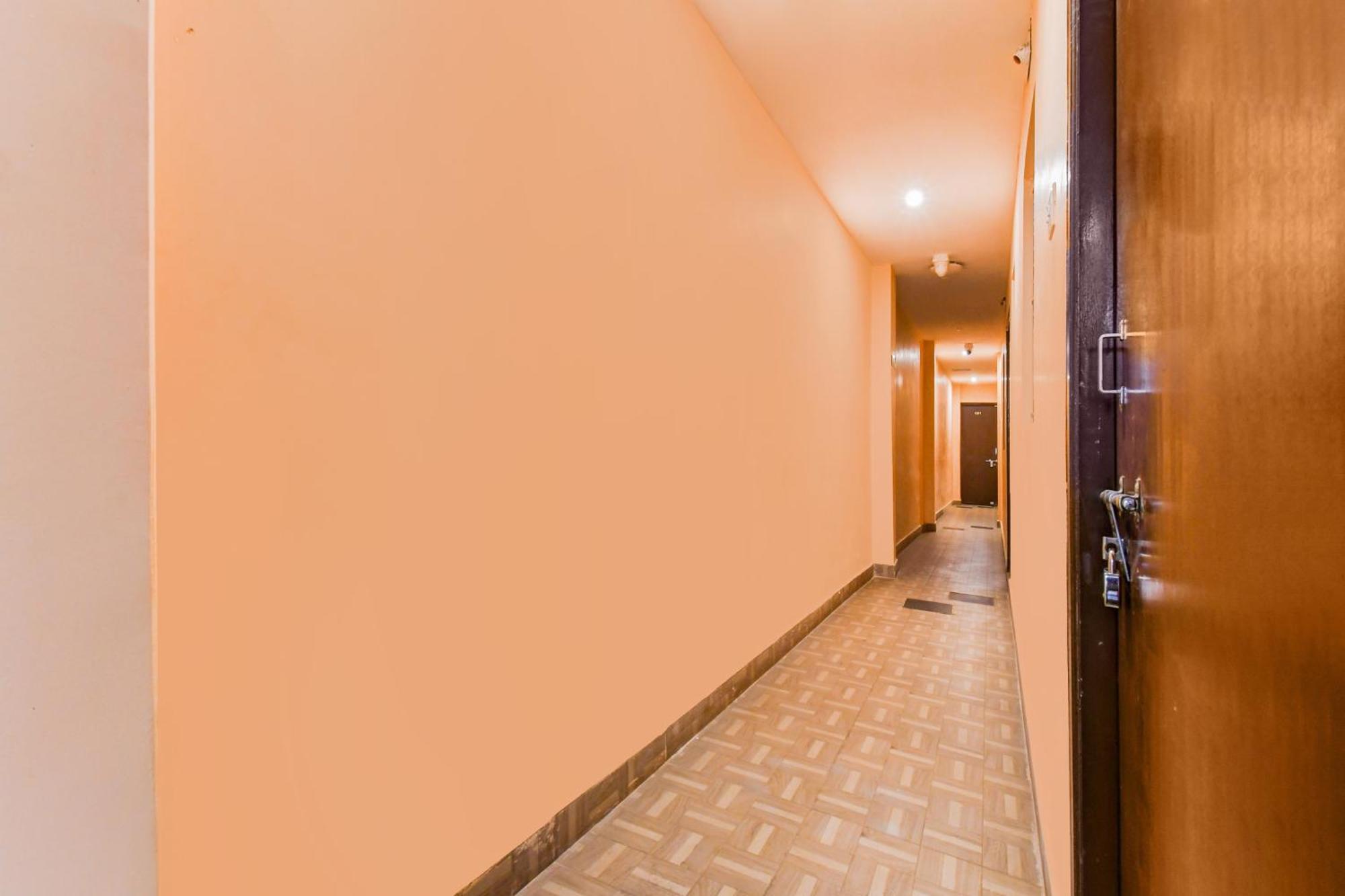 פורי Super Hotel O Dakshin Dwar Formerly Radha Krishna Niwas מראה חיצוני תמונה