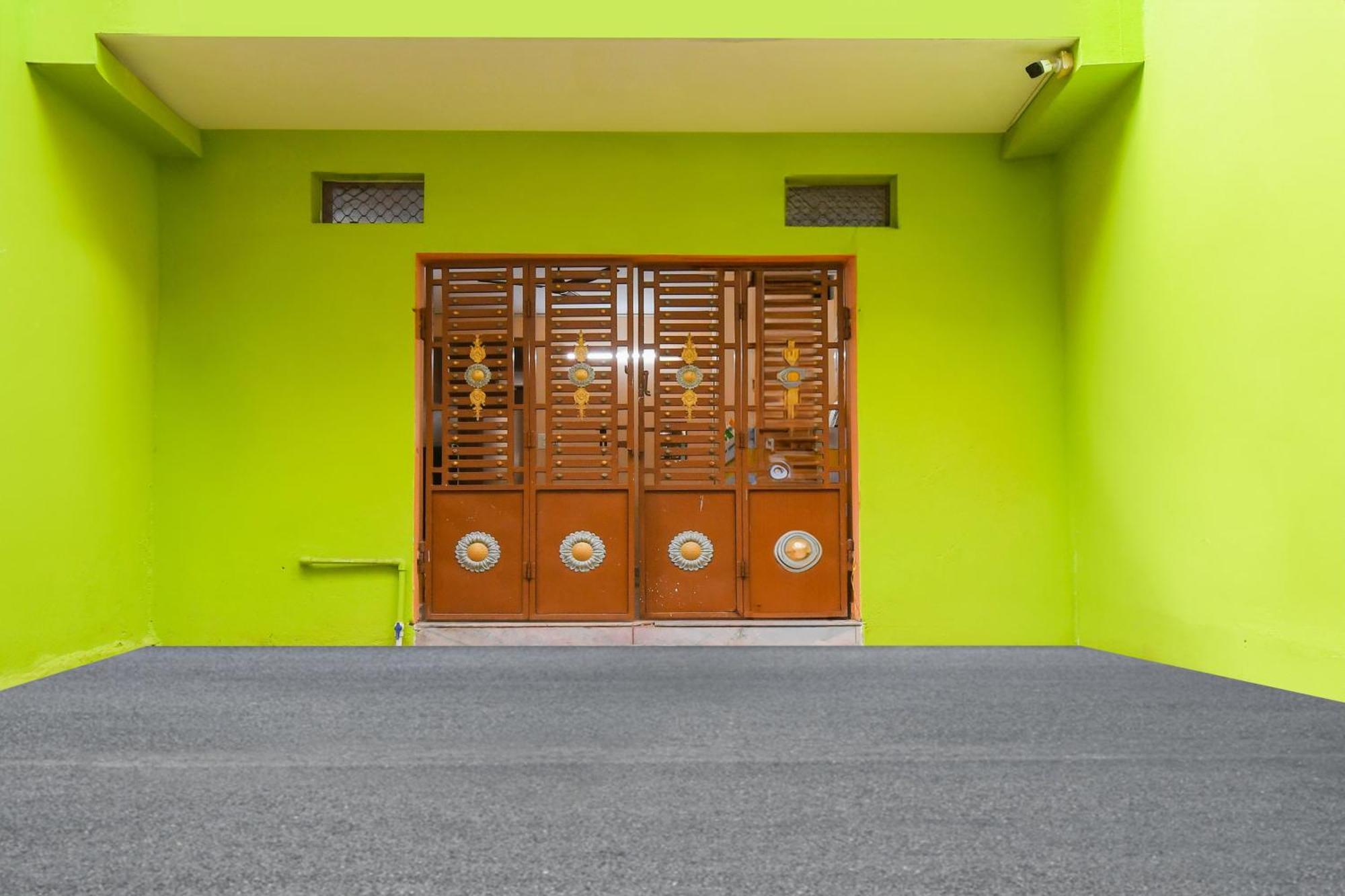 פורי Super Hotel O Dakshin Dwar Formerly Radha Krishna Niwas מראה חיצוני תמונה