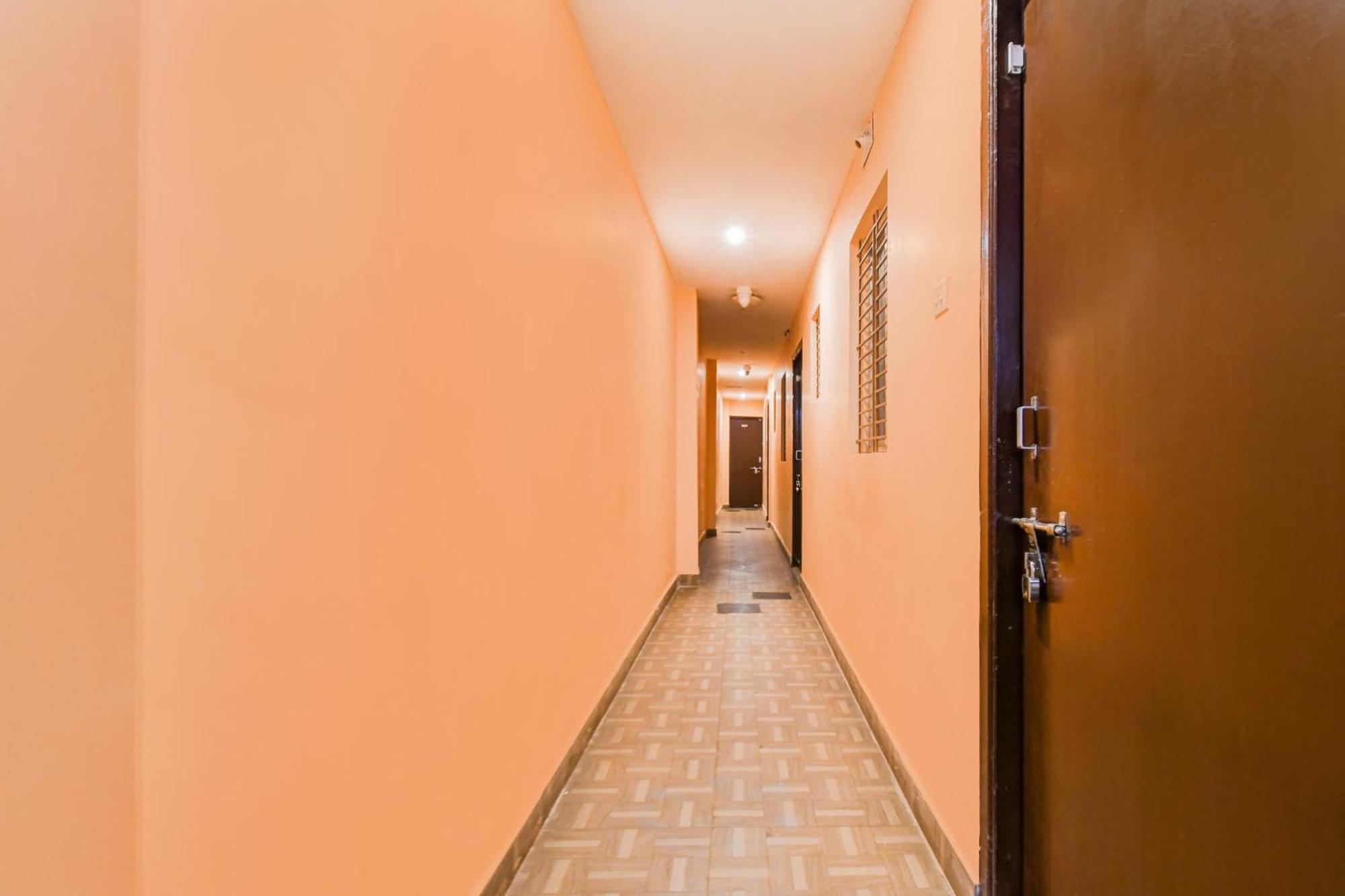 פורי Super Hotel O Dakshin Dwar Formerly Radha Krishna Niwas מראה חיצוני תמונה